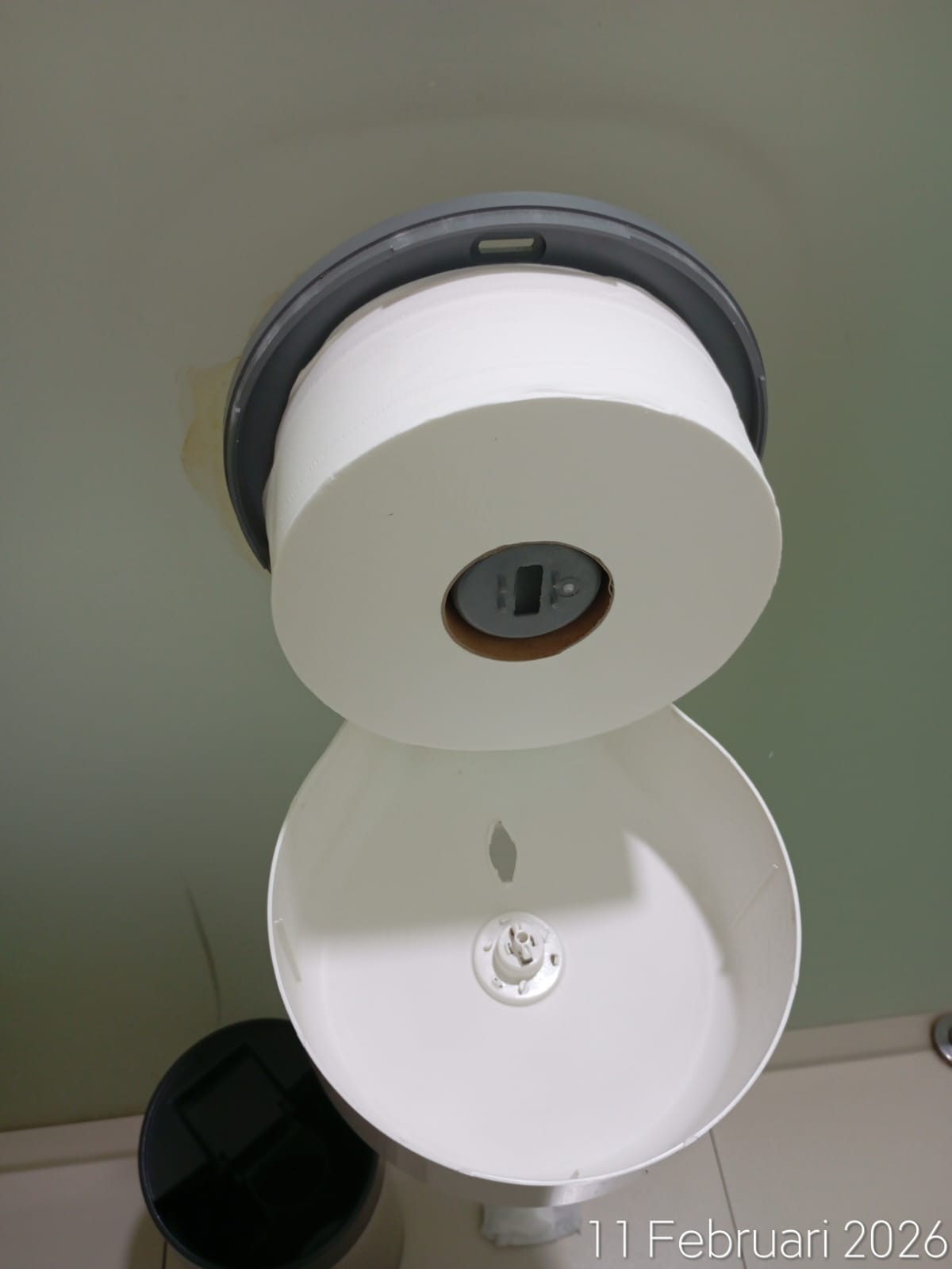 Hygiene tissue roll untuk toilet kantor dan pabrik